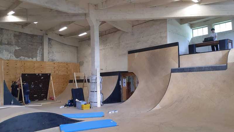 Aufbau der mobilen Boulderwand